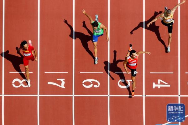 田径世锦赛 | 男子400米栏第一轮：谢智宇晋级半决赛