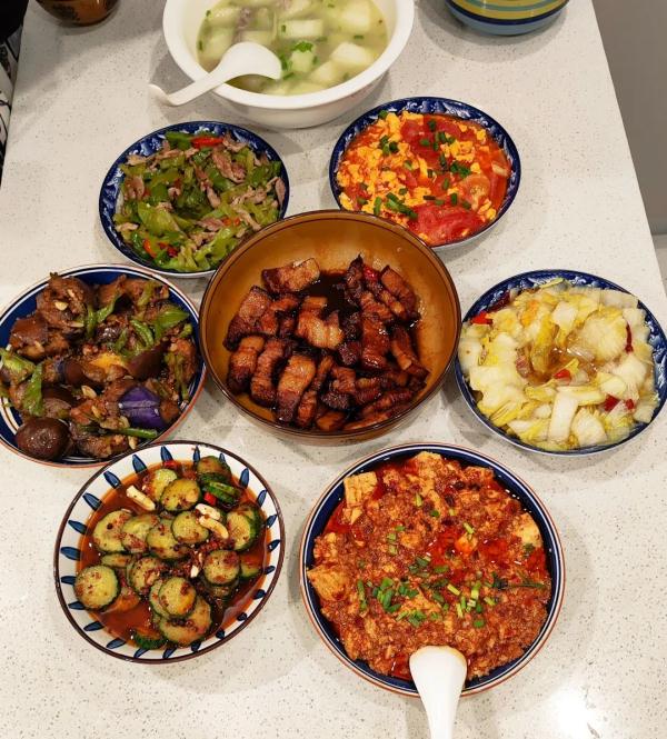 “我来驾校只办三件事,熄火、溜车和挨骂……” “我来驾校只办三件事,熄火、溜车和挨骂……”