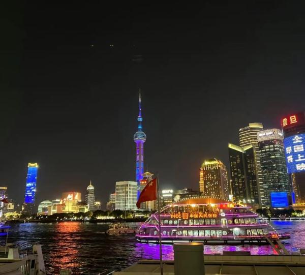 “我来驾校只办三件事,熄火、溜车和挨骂……” “我来驾校只办三件事,熄火、溜车和挨骂……”