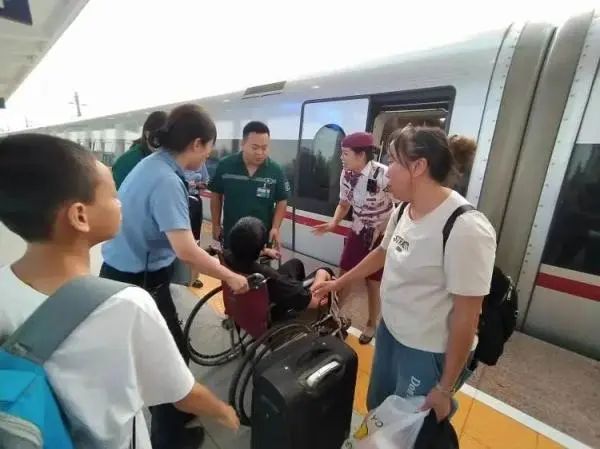 情况危急!北京西至重庆北G53次高铁紧急临时停车 情况危急!北京西至重庆北G53次高铁紧急临时停车