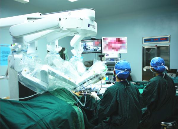 跨越1800公里的5G超远程机器人手术 跨越1800公里的5G超远程机器人手术