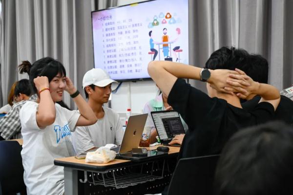 恋爱脑、PUA……这堂课话题超犀利,抢课成功率不到2%! 恋爱脑、PUA……这堂课话题超犀利,抢课成功率不到2%!