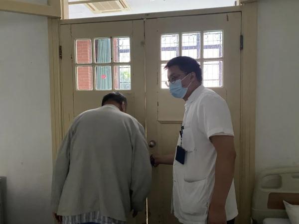 住院27年,一位精神病患的回家路 住院27年,一位精神病患的回家路