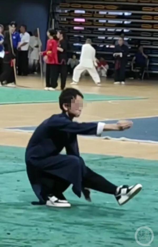 厦门武术大赛咏春冠军被质疑“死记硬背”,教练:小朋友只练了半年 厦门武术大赛咏春冠军被质疑“死记硬背”,教练:小朋友只练了半年