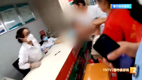 被蚂蚁咬后,昆明一4岁男孩两度昏迷……注意这些情况会引发严重反应! 被蚂蚁咬后,昆明一4岁男孩两度昏迷……注意这些情况会引发严重反应!