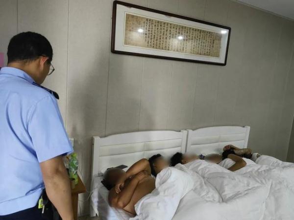 街头的“小卡片”，水有多深？