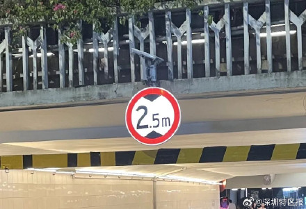 深圳全透光发光标志牌试点路段上线 深圳全透光发光标志牌试点路段上线