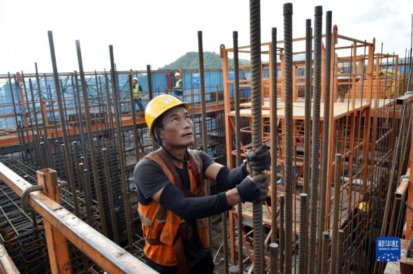 深圳在建第一高楼向城市天际线加速攀升 深圳在建第一高楼向城市天际线加速攀升