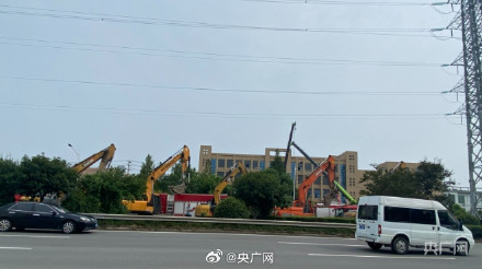 宁波钢棚倒塌被困人员已全部找到