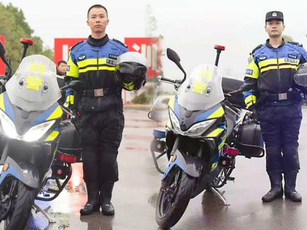 “帅就算了，还靠谱！”……一起来看这面锦旗背后的故事