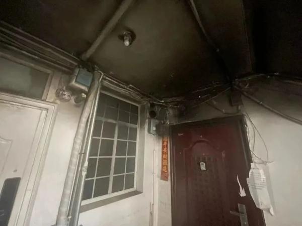女子因情绪不佳，在朋友租借房中纵火身亡，邻居们的损失谁来赔？