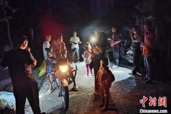 海螺沟突发泥石流！本轮降雨四川已紧急转移6万余人，无人员伤亡