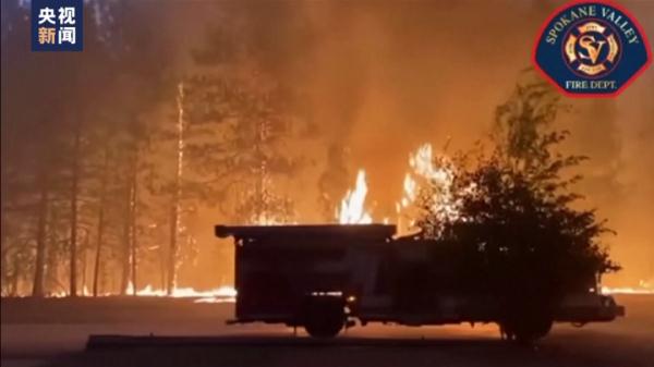 全球多地大火肆虐 超百座建筑被毁 全球多地大火肆虐 超百座建筑被毁