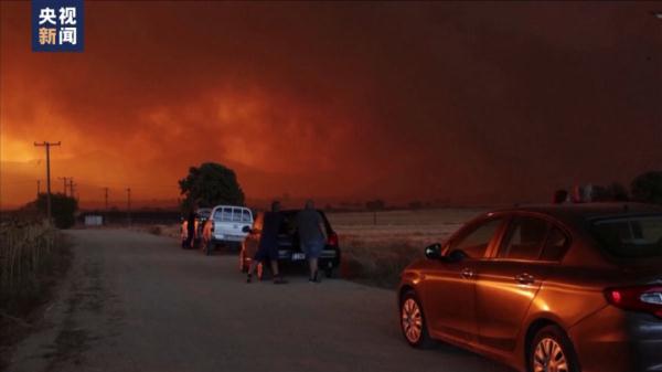 全球多地大火肆虐 超百座建筑被毁 全球多地大火肆虐 超百座建筑被毁
