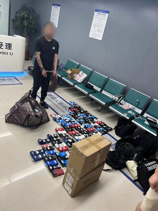 她从缅北回国自立门户，被警方连根刨起