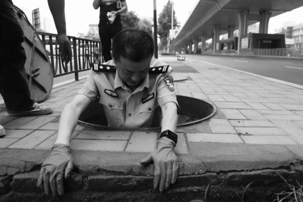 刑警王森,生命定格在第1.5万个勘验现场…… 刑警王森,生命定格在第1.5万个勘验现场……