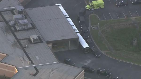 特朗普就佐治亚州大选案在富尔顿县自首！被收押细节公布→