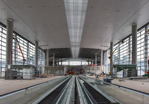 广州白云国际机场扩建工程有序推进