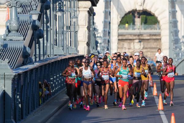 田径世锦赛 | 埃塞俄比亚包揽女子马拉松前两名 李芷萱排名第32