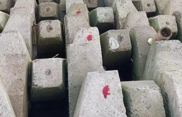 上海一海边防浪石惊现血印？真相搞清楚了