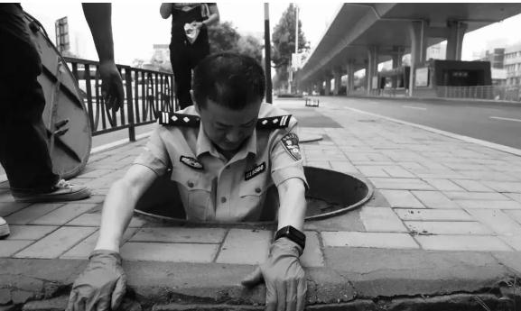 哀痛!山东40岁民警,因公牺牲,年仅40岁 哀痛!山东40岁民警,因公牺牲,年仅40岁