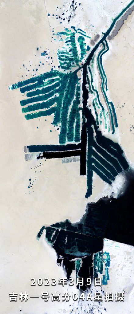 卫星视角看够吃70年的茶卡盐湖