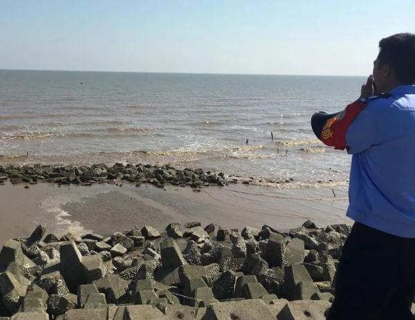 上海一海边防浪石惊现血印？真相搞清楚了