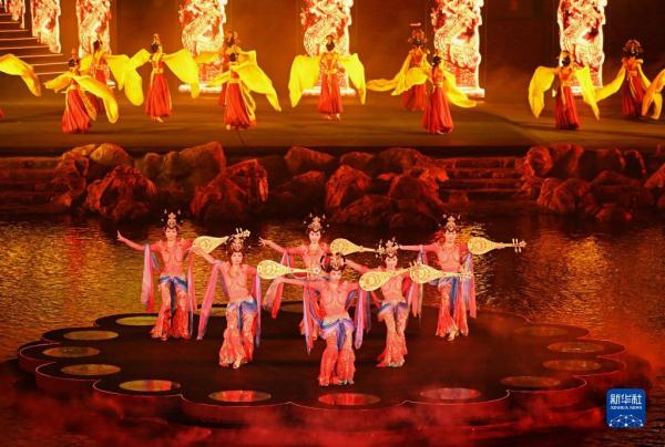 河北北戴河：沉浸式实景演绎点亮夜经济