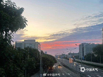北京朝霞转瞬即逝 一组图记录刹那美好