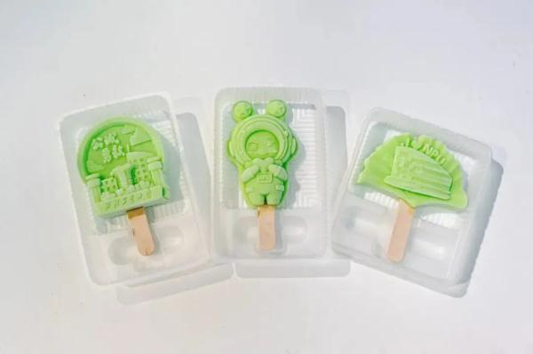 能吃的校徽？！“我是大学生，给我尝尝！”