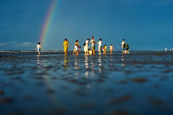 无营运资质、层层转包?刹住“小包团”旅游乱象 无营运资质、层层转包?刹住“小包团”旅游乱象