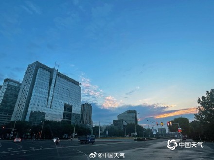 北京朝霞转瞬即逝 一组图记录刹那美好