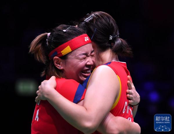 羽毛球世锦赛｜陈清晨/贾一凡女双夺冠