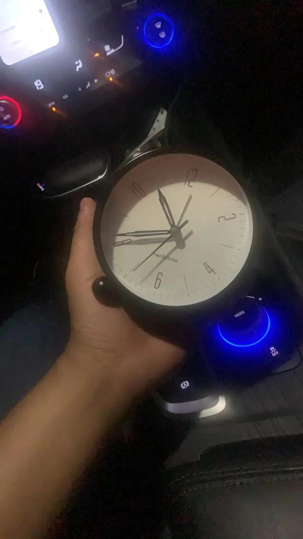 网约车司机，“卷”在车流里