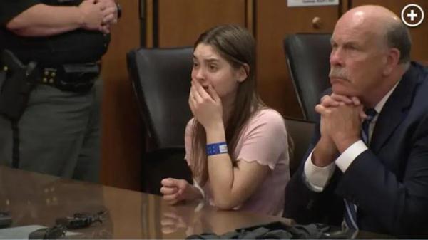 17岁少女炫耀“吸毒不会死”,却害得男友惨死...... 17岁少女炫耀“吸毒不会死”,却害得男友惨死......