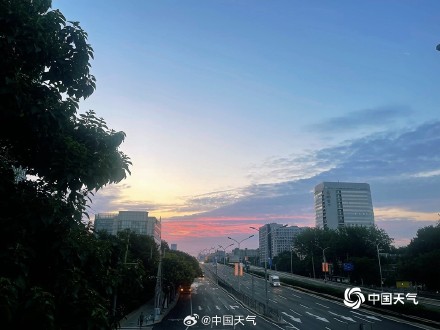 北京朝霞转瞬即逝 一组图记录刹那美好