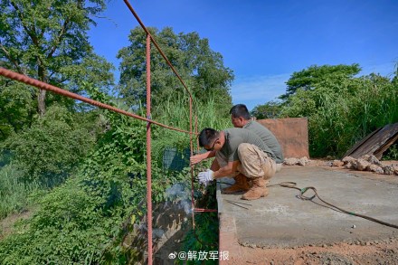 再获好评!中国蓝盔7天完成桥梁抢修任务 再获好评!中国蓝盔7天完成桥梁抢修任务