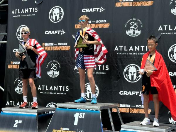 中国少年杨至善获2023斯巴达勇士儿童世锦赛季军