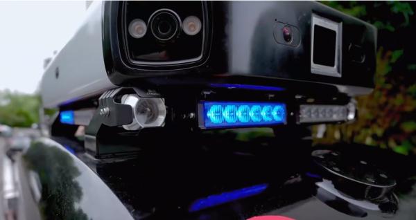 听说今年学长不用搬行李了“是的,因为我们有……” 听说今年学长不用搬行李了“是的,因为我们有……”