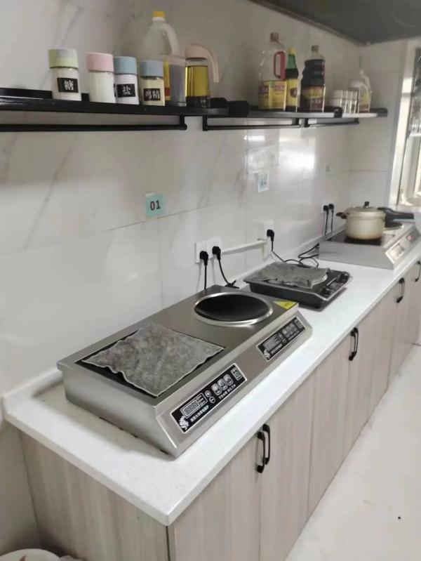 杭州这家饭店曝光!不收钱!神秘老板:不接受任何捐赠...... 杭州这家饭店曝光!不收钱!神秘老板:不接受任何捐赠......