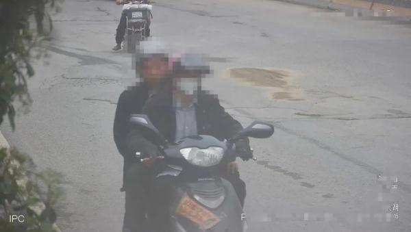 1200元买了袋石头？