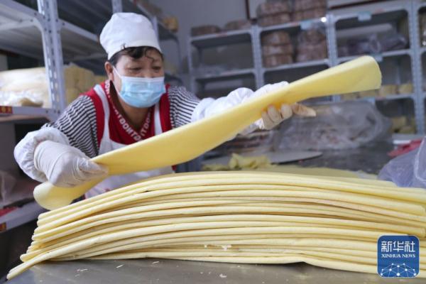 小小煎饼花 致富在农家 小小煎饼花 致富在农家