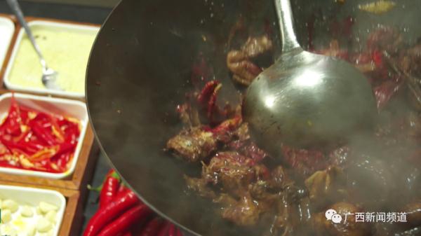 柠檬鸭、啤酒鸭、白切鸭……你吃鸭了吗?医生提醒→ 柠檬鸭、啤酒鸭、白切鸭……你吃鸭了吗?医生提醒→