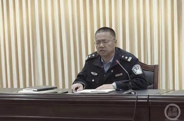 宁夏一民警被控包庇淫秽场所“固原名门会”涉黑头目，其领导和同事同日被查