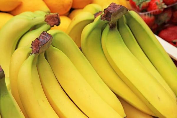 一根香蕉,竟有4大想不到的好处!这3类人不宜多吃…… 一根香蕉,竟有4大想不到的好处!这3类人不宜多吃……