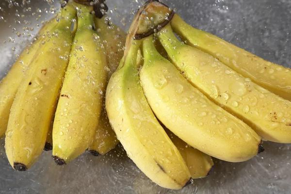 一根香蕉,竟有4大想不到的好处!这3类人不宜多吃…… 一根香蕉,竟有4大想不到的好处!这3类人不宜多吃……