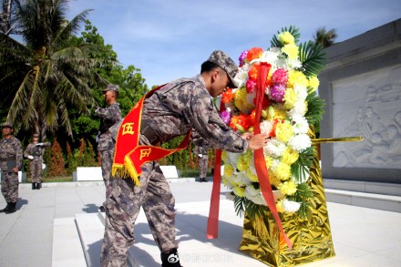 再见，班长！西沙退伍老兵向大海敬礼