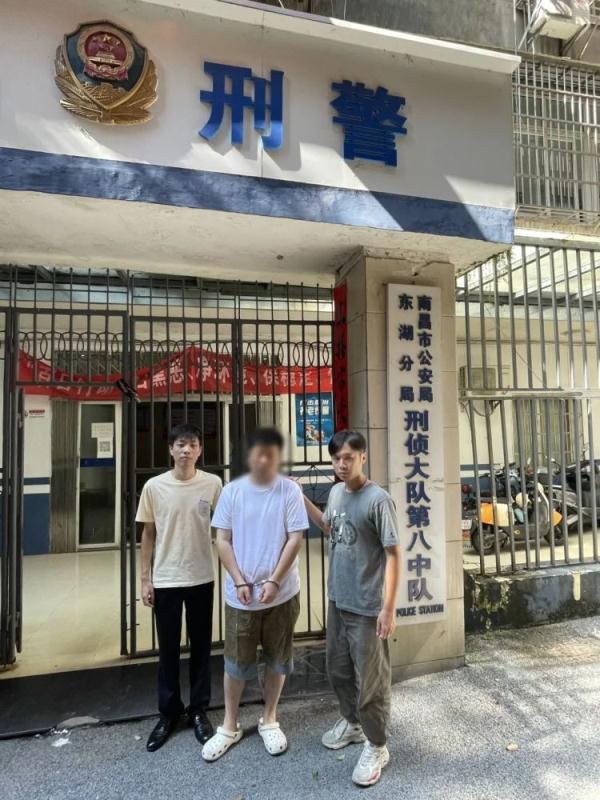 涉嫌非法持有枪支、非法制造枪弹,男子辛某被刑拘 涉嫌非法持有枪支、非法制造枪弹,男子辛某被刑拘