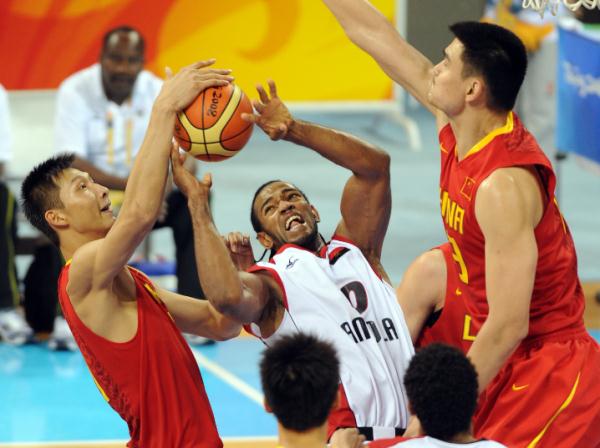 易建联深夜宣布退役:再见啦,我最热爱的篮球 易建联深夜宣布退役:再见啦,我最热爱的篮球