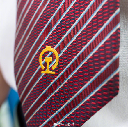 贵南高铁广西段动车组司机亮相! 贵南高铁广西段动车组司机亮相!